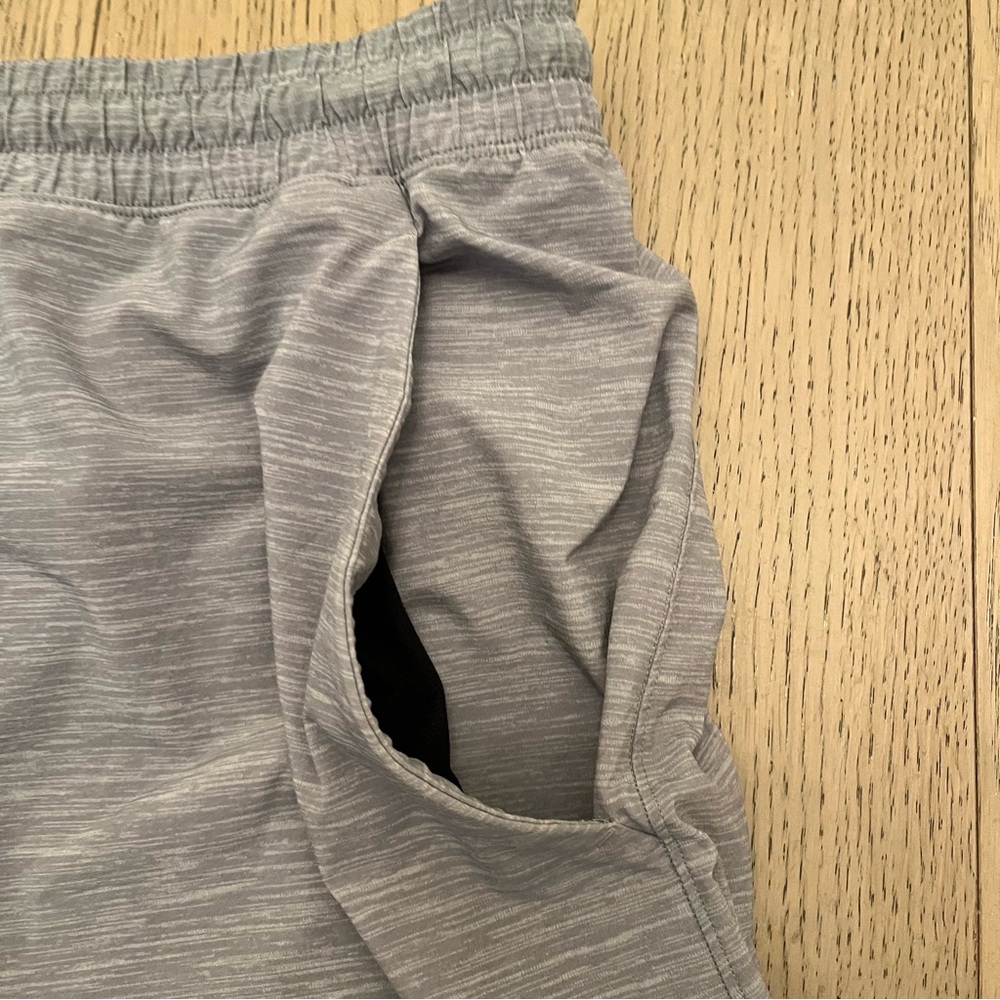 lululemon athletica | Shorts I Lululemon Athletic Shorts Grey size XL Lined - Picture 5 of 10
